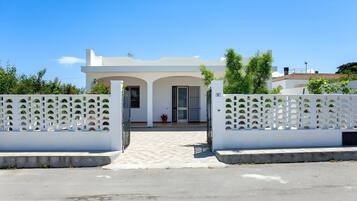 Vila família, 3 quartos, 2 banheiros (Casa Spiaggiabella - Coastal Home) | Fachada