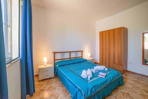 Familienvilla, 3 Schlafzimmer, 2 Bäder (Casa Spiaggiabella Near The Sea) | 3 Schlafzimmer