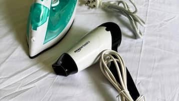 Deluxe Double or Twin Room | Bathroom amenities | Shower, hair dryer, towels, soap