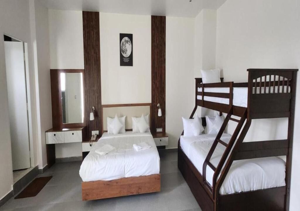 Habitación familiar, balcón, vista a la ciudad | Wifi gratis 