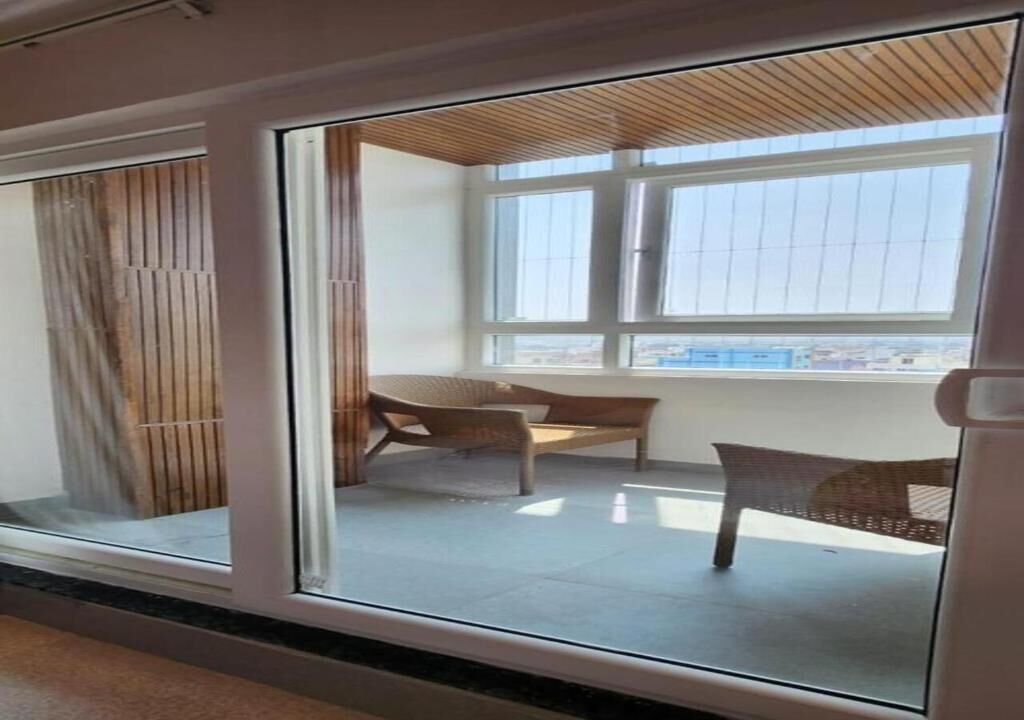 Suite, Balcony, City View | Interior