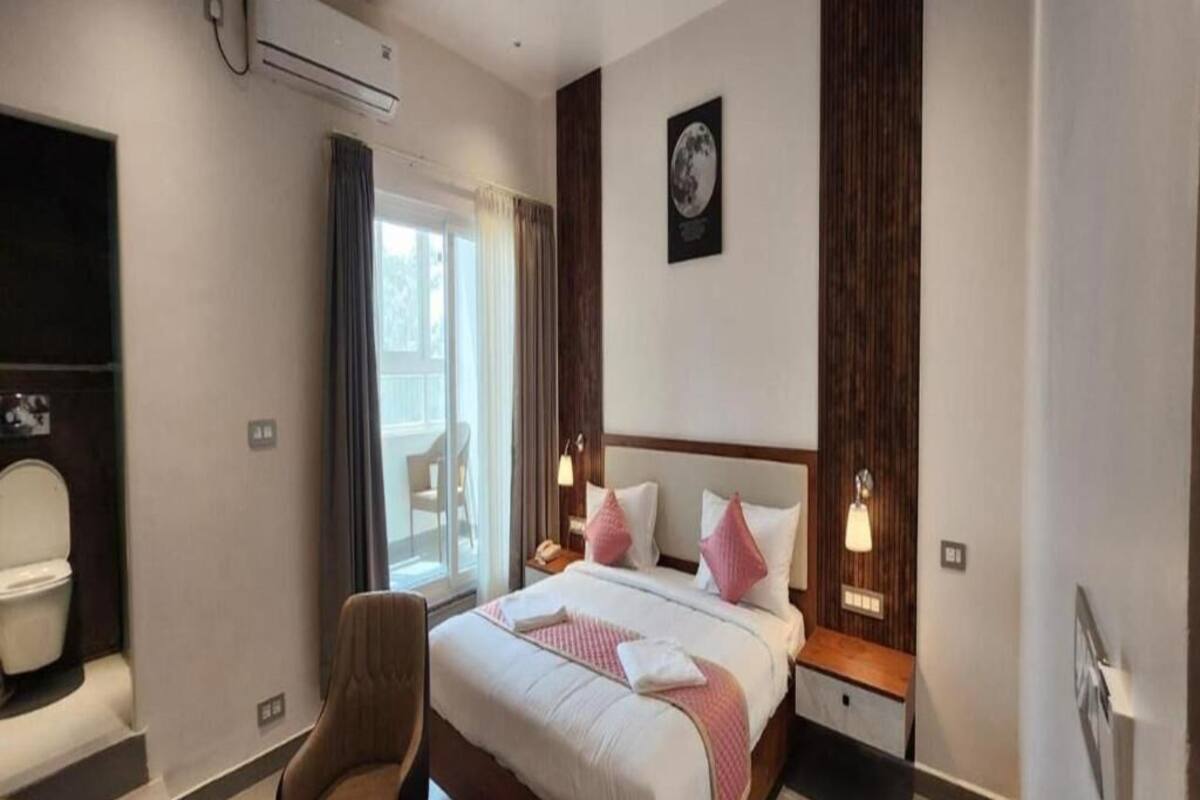 Basic Double Room, Balcony, City View | Laptop workspace, iron/ironing board (on request), free WiFi
