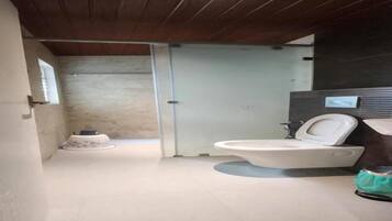 Deluxe Double Room, Balcony, City View | Bathroom | Shower, free toiletries, hair dryer, towels
