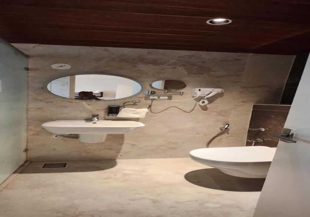 Family Room, Balcony, City View | Bathroom | Shower, free toiletries, hair dryer, towels