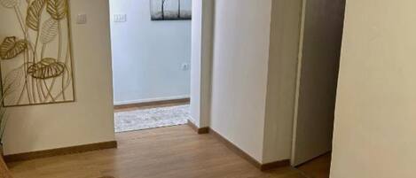Casa (Two Bedroom Holiday Home with Hot-Tub) | Soggiorno | TV a schermo piatto 32 pollici con canali digitali