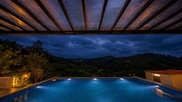 Seasonal outdoor pool