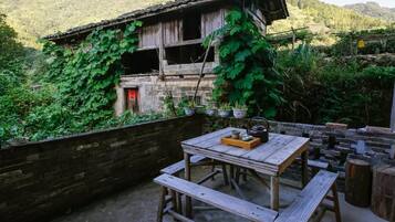 Family Suite, Patio, Mountain View | Outdoor dining