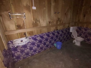 Bruser, håndklæder, Sæbe, Toiletpapir