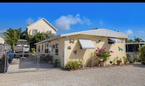 Exterior - Quaint Key Largo, Florida home
7 guests 3 bedrooms 4 beds 2 baths (Key Largo)