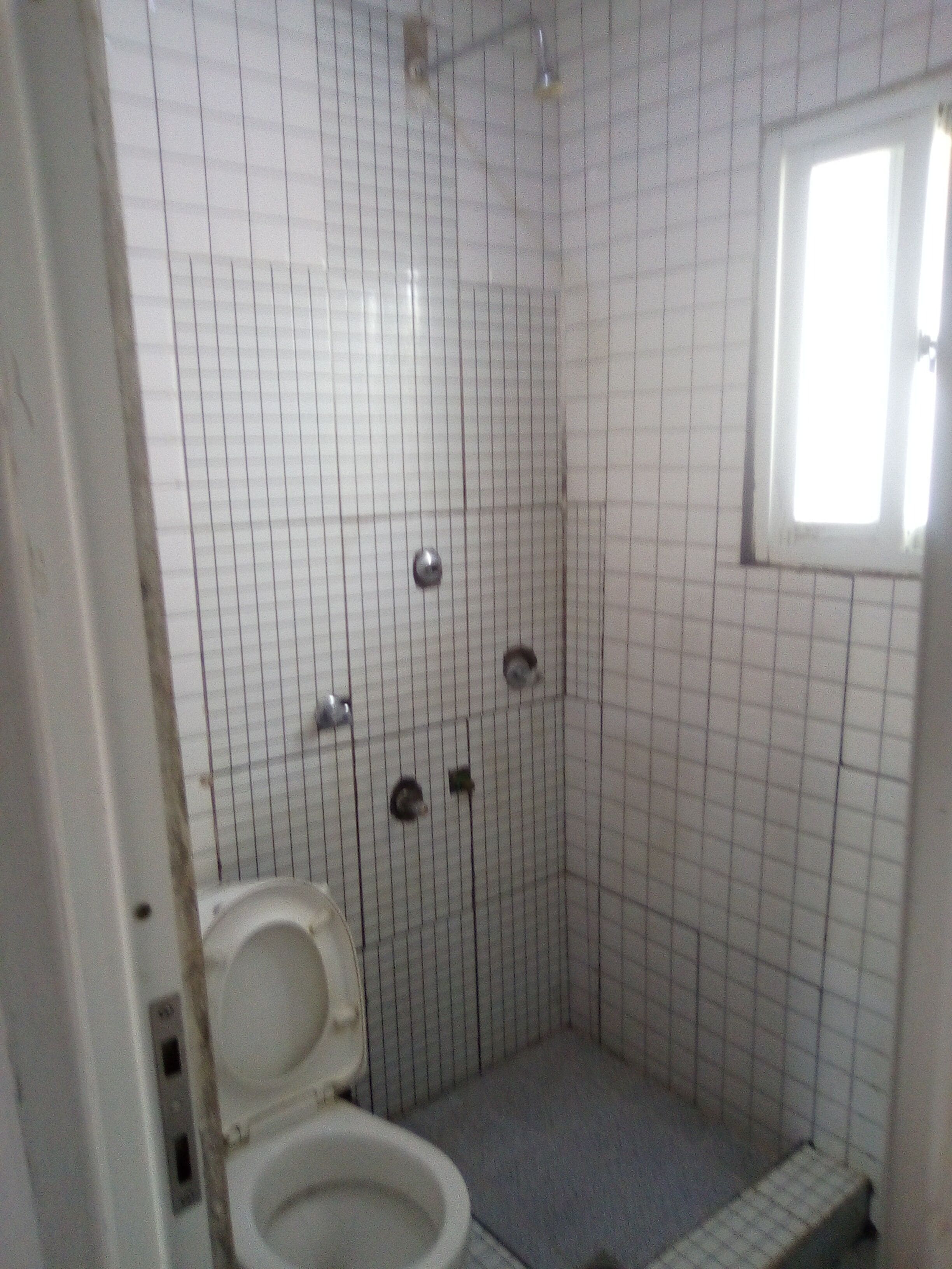 Basic Room | Bathroom