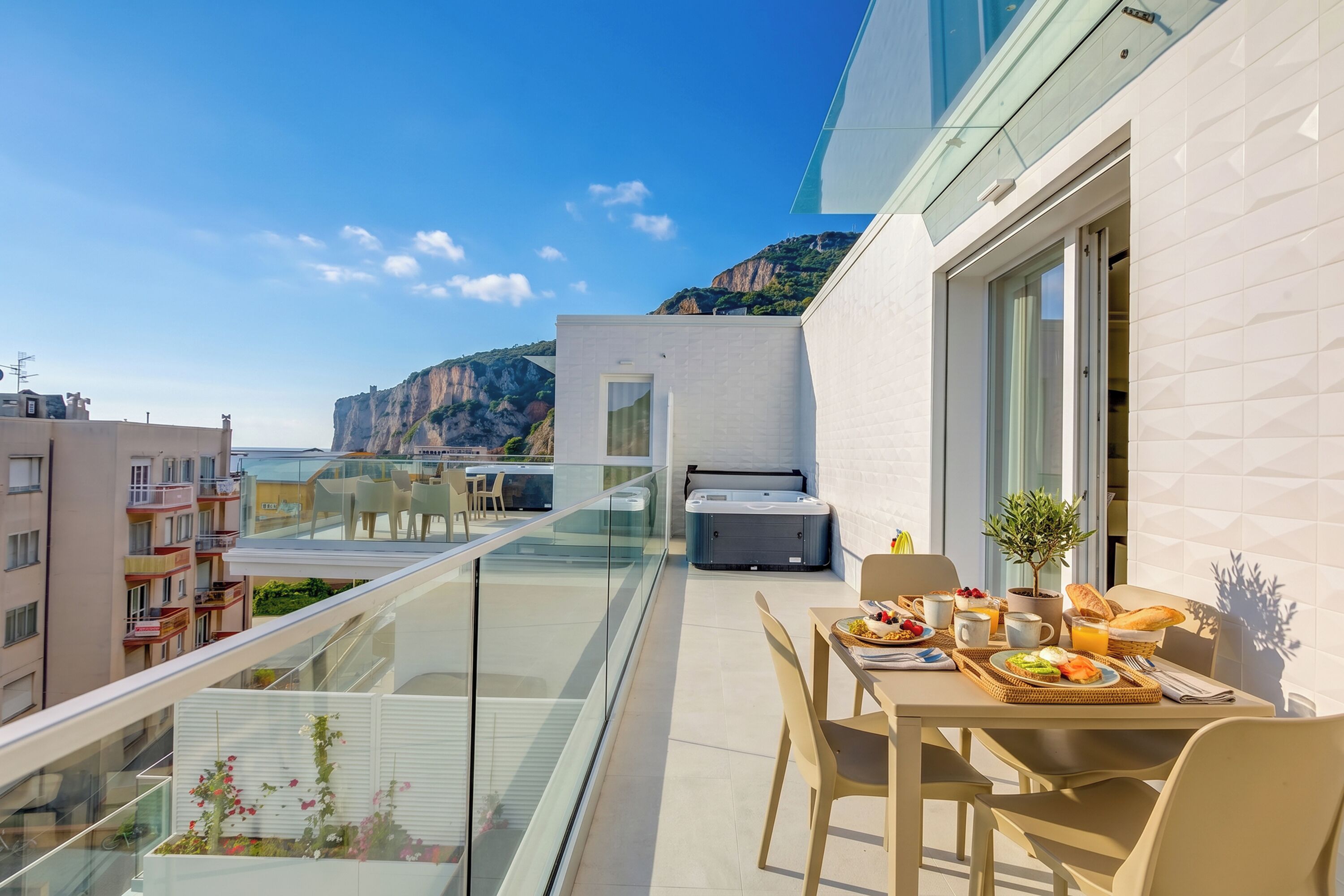 Familien-Penthouse, 2 Schlafzimmer, Balkon, Meerseite (Nua Boutique Apartaments Penthouse 1) | Speisen im Freien