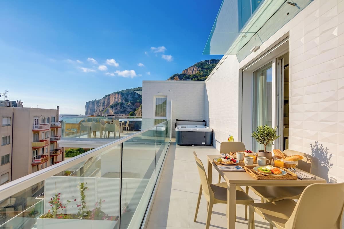Family Penthouse, 2 Bedrooms, Balcony, Sea Facing (Nua Boutique Apartaments Penthouse 1) | Outdoor dining