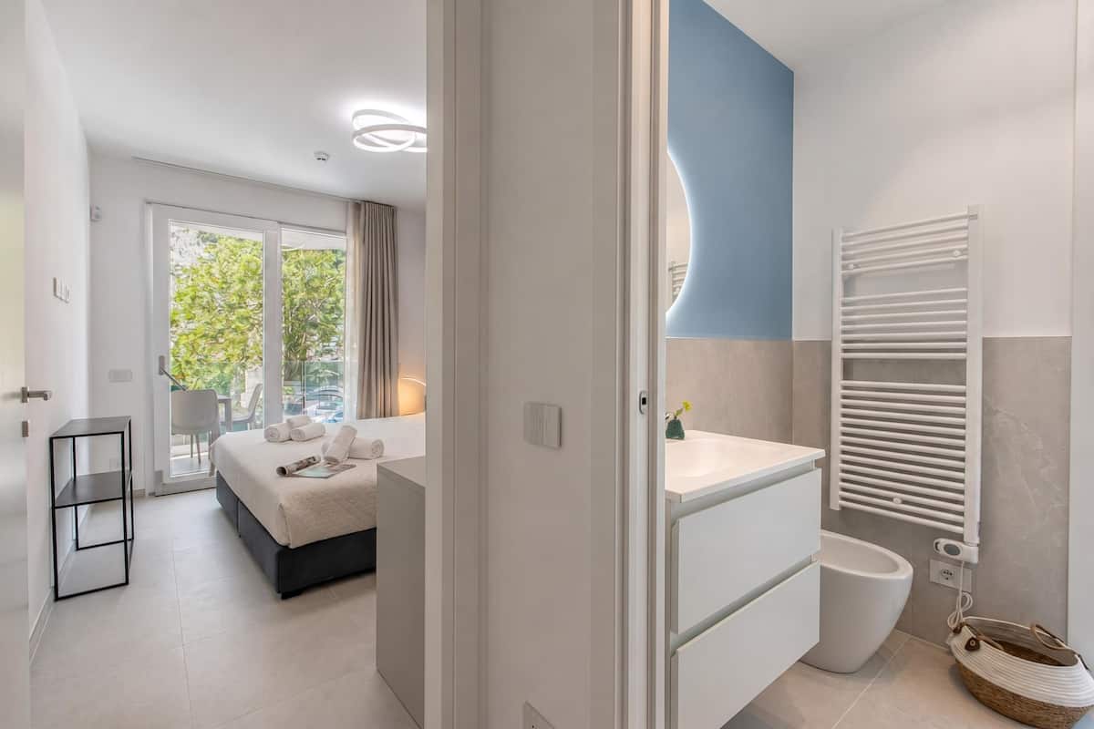 Căn hộ dành cho gia đình, 1 phòng ngủ, ban công, đối diện biển (Nua Boutique Apartaments 18) | 1 phòng ngủ