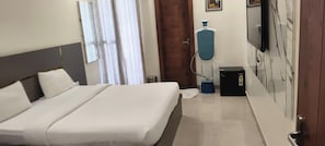 Luxury Double Room | Desk, free WiFi - C T Heights Inn Bharatpur (Bharatpur)