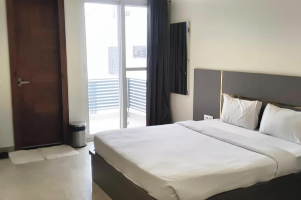 Luxury Double Room | Desk, WiFi (free)