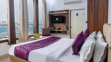 Signature Double Room, City View | Desk, free WiFi