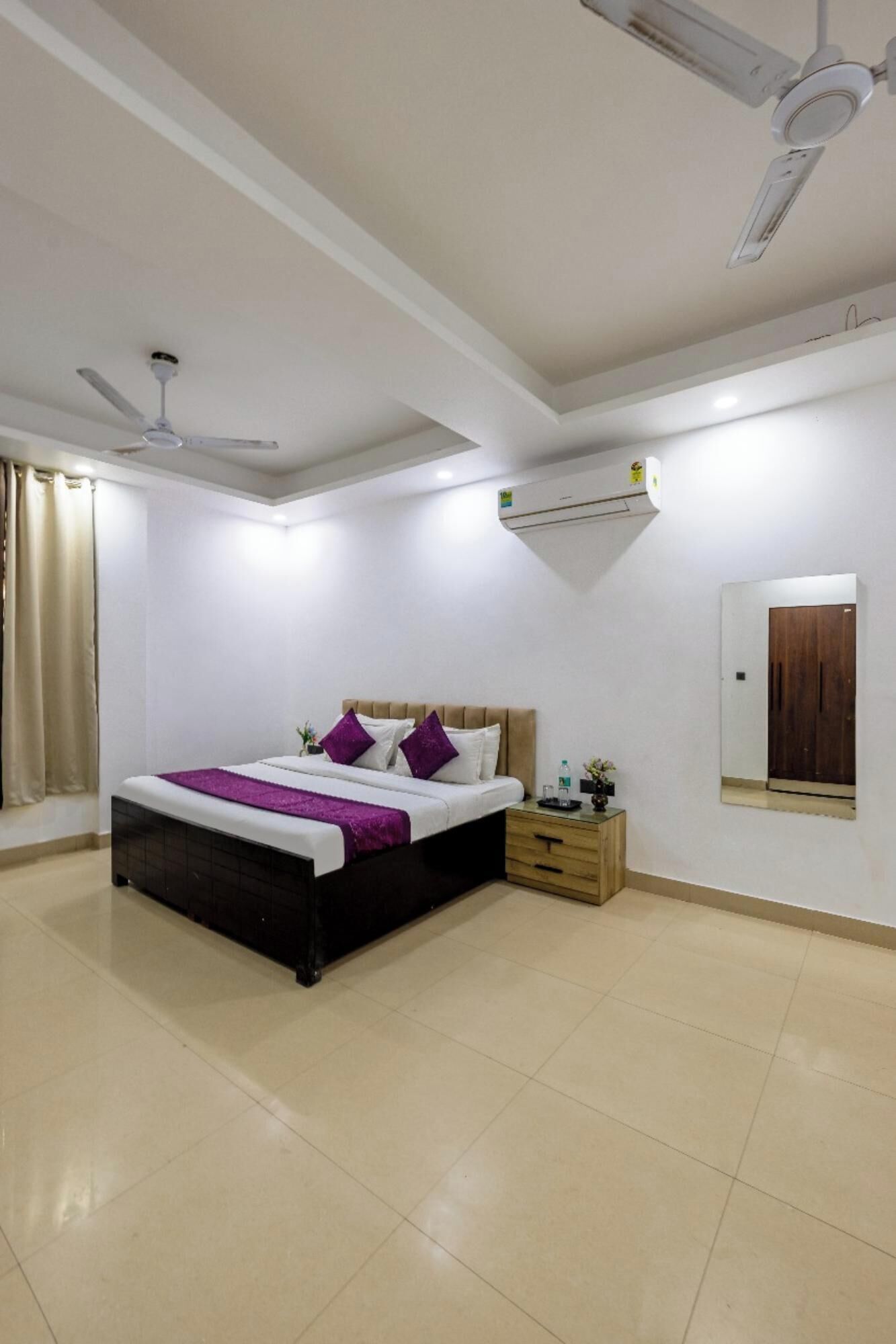 Deluxe Double Room, City View | Desk, free WiFi