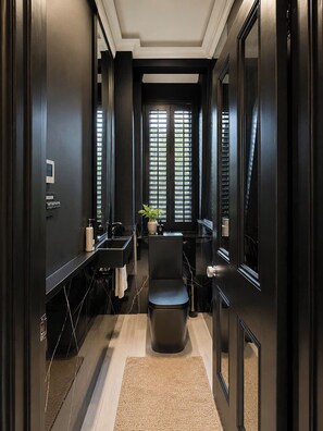 Bathroom - Boutique Luxury London Soho Apartment | Sleeps 4 (London)