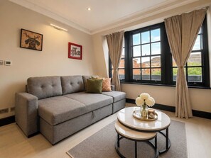 Living area - Boutique Luxury London Soho Apartment | Sleeps 4 (London)