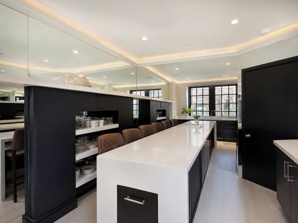 Dining - Boutique Luxury London Soho Apartment | Sleeps 4 (London)