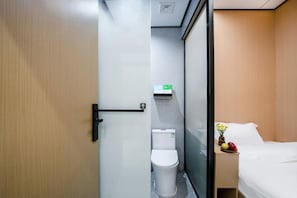 Basic-Einzelzimmer | Badezimmer