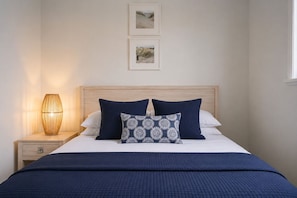 4 Schlafzimmer, Bügeleisen/Bügelbrett