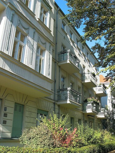 A peaceful place to stay in Berlin's green north | 58 m² | up to 4 people | garden view