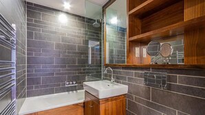 Unclassified image, 3 of 6, button - Spacious 2 Bedroom Apartment in the Heart of the City (Cardiff)