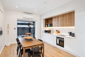 Private kitchen - The Langford | Courtenay Place | 3BR CBD (Wellington)