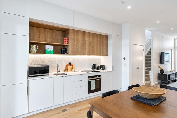 Private kitchen - The Langford | Courtenay Place | 3BR CBD (Wellington)