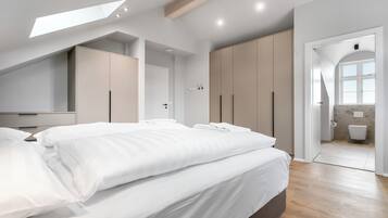Premium Apartment, 3 Bedrooms | Desk, laptop workspace, free WiFi