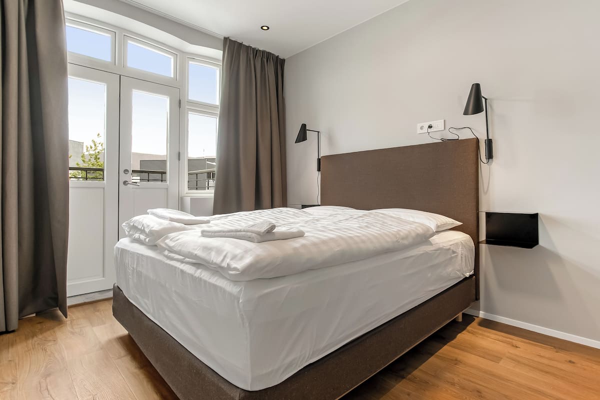 Departamento, 3 habitaciones | Escritorio, espacio para trabajar con laptop y wifi gratis
