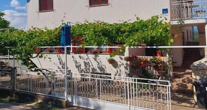 Tisno Countryside Apartment Hideaway