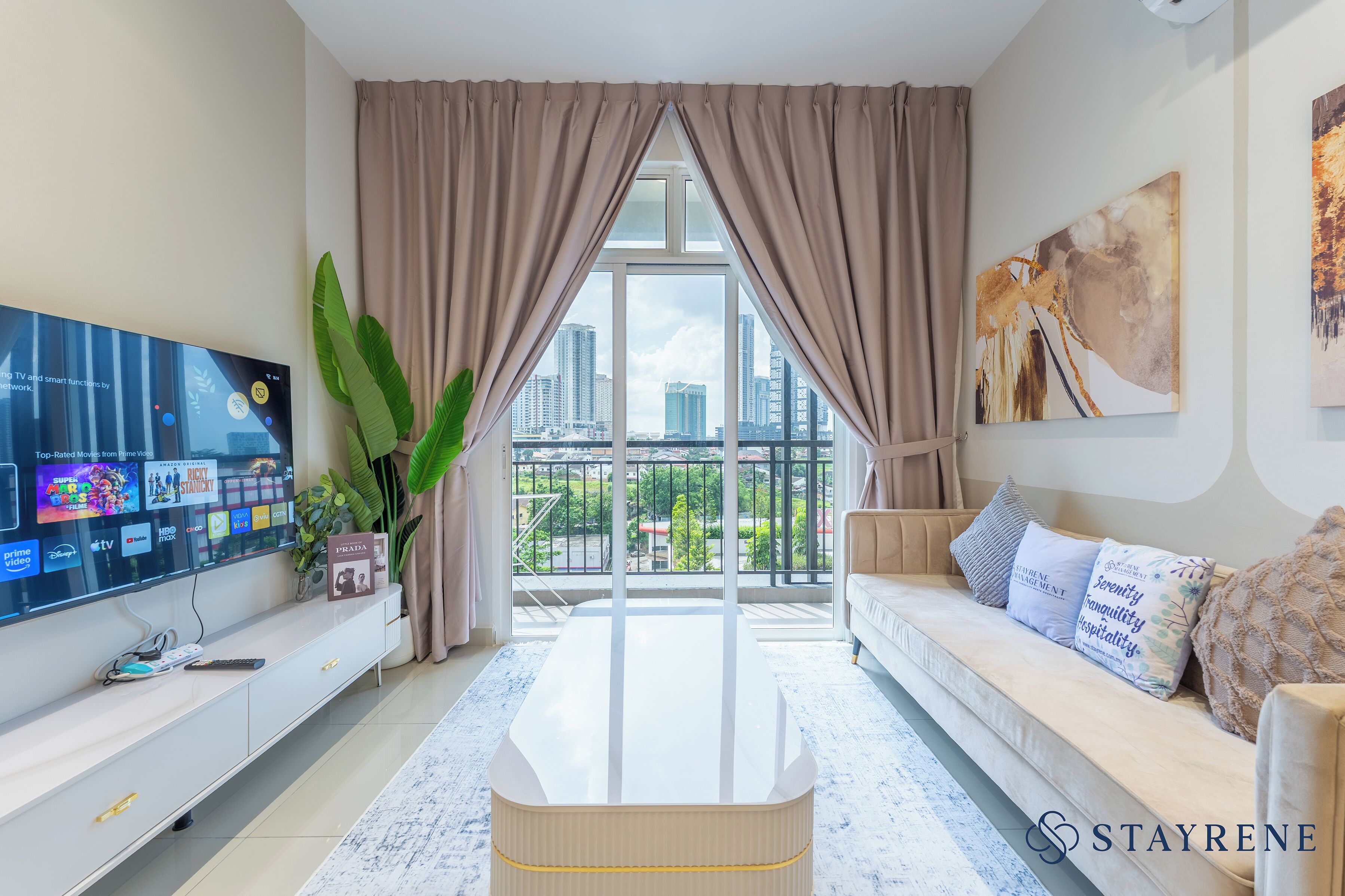 Comfort Apartment, City View | Living area