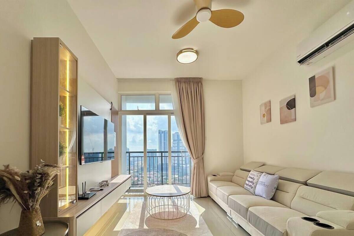 Căn hộ dành cho gia đình, 3 phòng ngủ, quang cảnh thành phố | Khu phòng khách