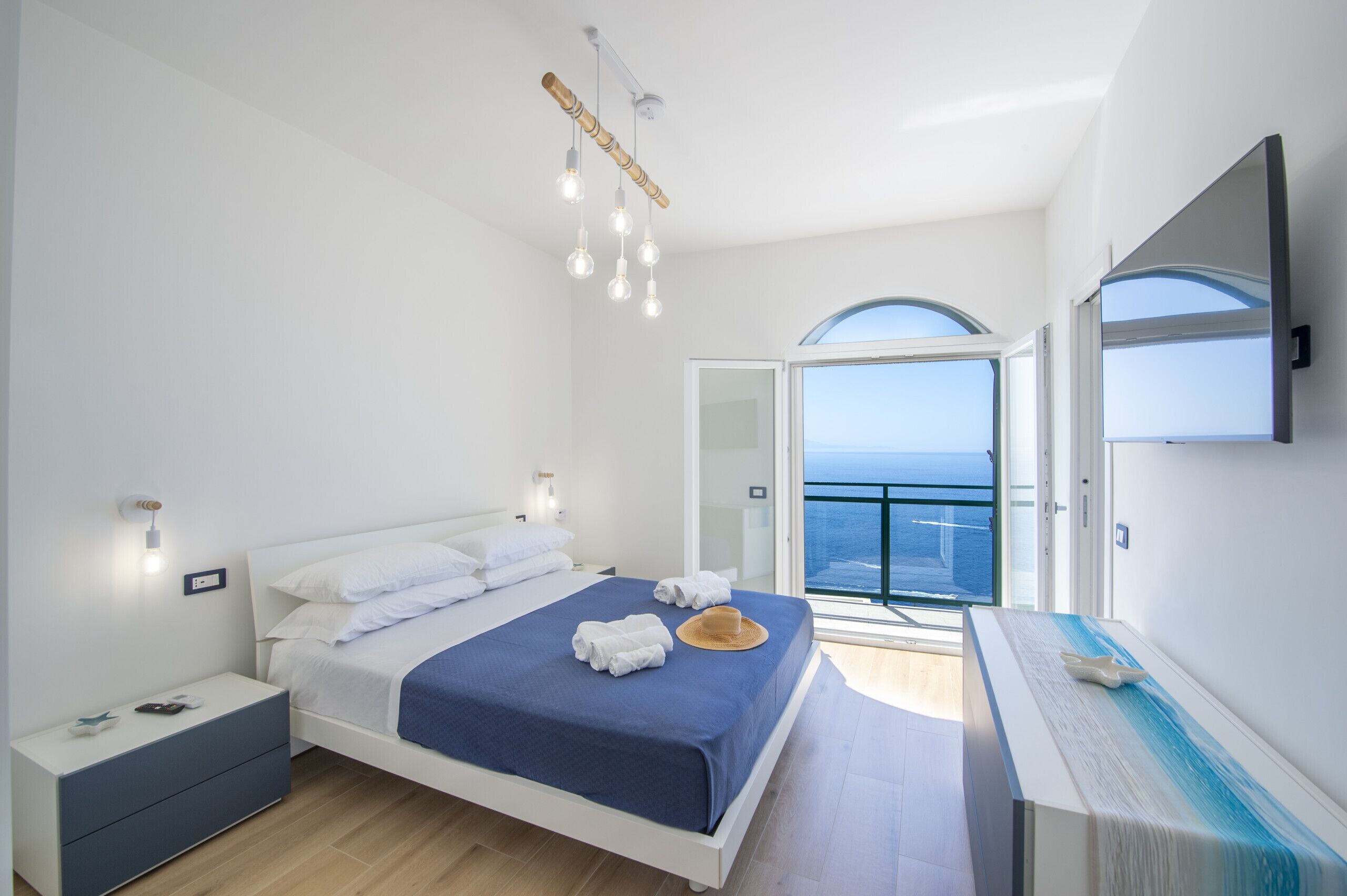 2 dormitorios, tabla de planchar con plancha, wifi gratis y ropa de cama