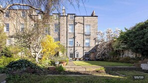 Exterior - Full Georgian Townhouse with Garden (Edinburgh)