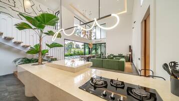 Luxury Villa, 6 Bedrooms, Private Pool, Courtyard View | Private kitchen | Electric kettle