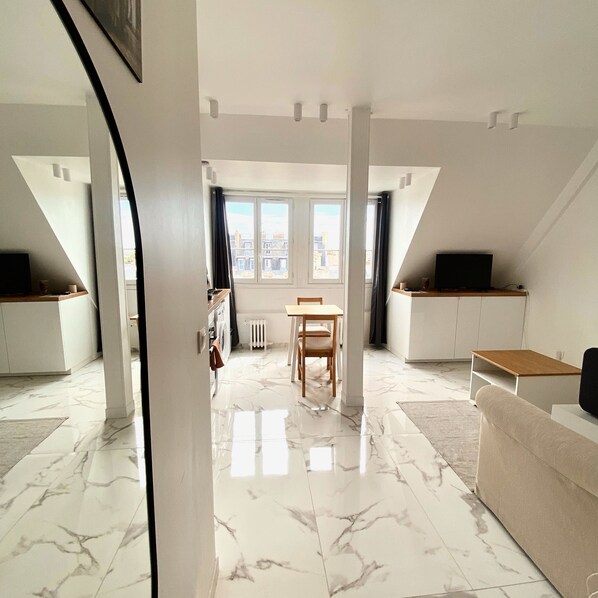 Interior - Vrbo Property (Neuilly-sur-Seine)