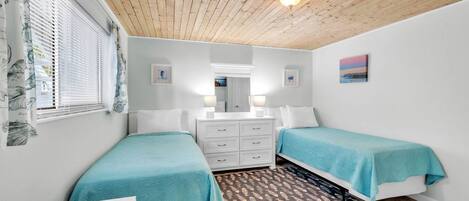 2 Schlafzimmer, Bügeleisen/Bügelbrett, Bettwäsche
