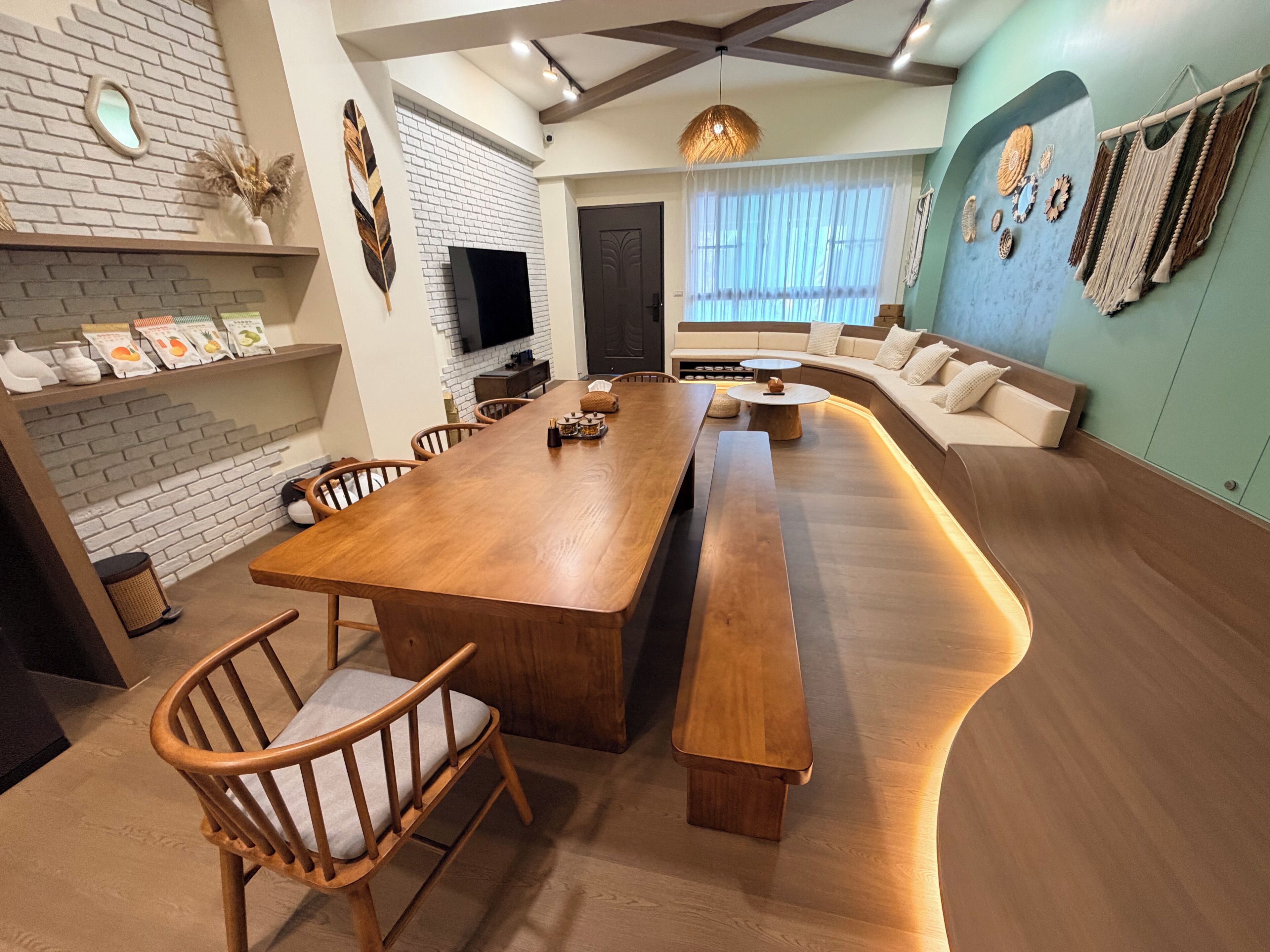 Maison Confort, vue ville | Restauration