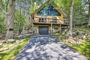 Exterior - Spacious Poconos Cabin for Families and Groups with Lake Access and Activities in Coolbaugh Township, PA (Tobyhanna)