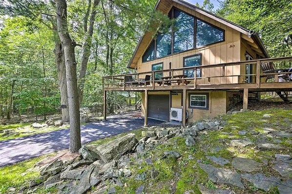 Exterior - Spacious Poconos Cabin for Families and Groups with Lake Access and Activities in Coolbaugh Township, PA (Tobyhanna)