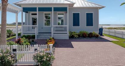 3BR Beach Cottage with Pool Access Near South Padre Island Beach, Texas