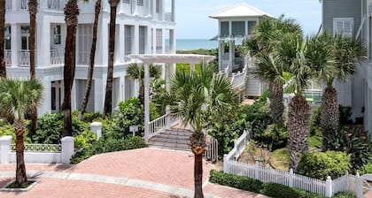 3BR Beach Cottage with Pool Access Near South Padre Island Beach, Texas