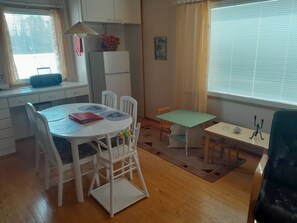 Casa, 2 habitaciones, con acceso para personas discapacitadas, balcón | Comedor