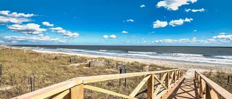 Beach nearby, sailing, kayaking, fishing