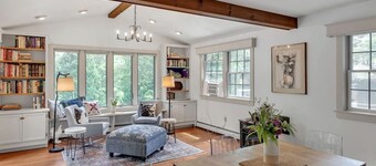 Awesome Cottage with Fireplace and Swimming Pool in Sunderland, Vermont