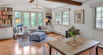 Awesome Cottage with Fireplace and Swimming Pool in Sunderland, Vermont