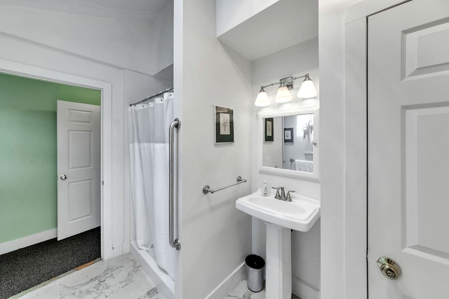 Jetted bath, hair dryer, towels, soap